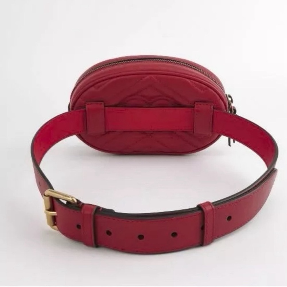 Gucci Red Chevron Matelassé Oval Belt Bag with Gold GG - Picture 3 of 10